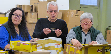 Eingesandte Brillen auspacken