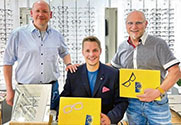 Neues Leben für alte Brillen (von links): Präsident Ralf Müller, Pastpräsident Michael Reuter und Optikmeister Joachim Günter. Foto: Wilma Rücker