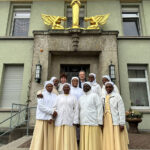 Acht Schwestern des Bene-Umukama-Ordens aus Burundi, die in Neuss inzwischen einen Konvent bilden, unterstützen die Arbeit von Stephanie Straaten, der Vorsitzenden des Brurundi-Komitees Neuss, und ihres Mannes Wilhelm, der Vorsitzender der Stiftung „Cor unum“ der Neusser Augustinerinnen ist. Foto: Burundi-Komitee