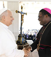 2026 Papst Leo XIV mit Bischof Bruno Ateba