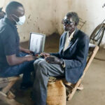 Uganda: Untersuchungen und Versorgung nach Besuch der Messe.